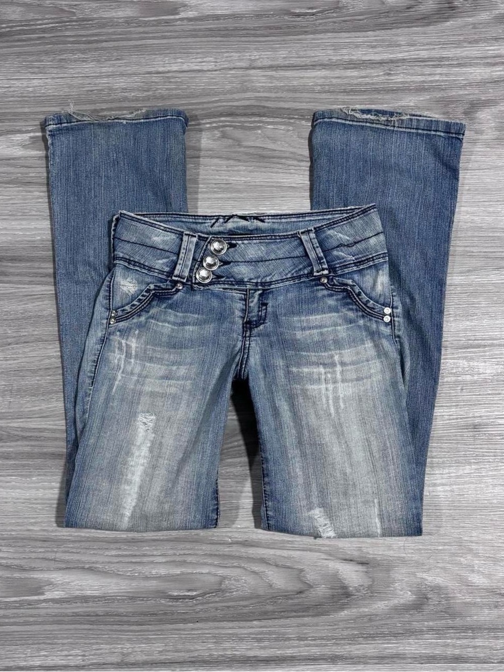 y2k lowrise bootcut light wash jeans with no back pockets
